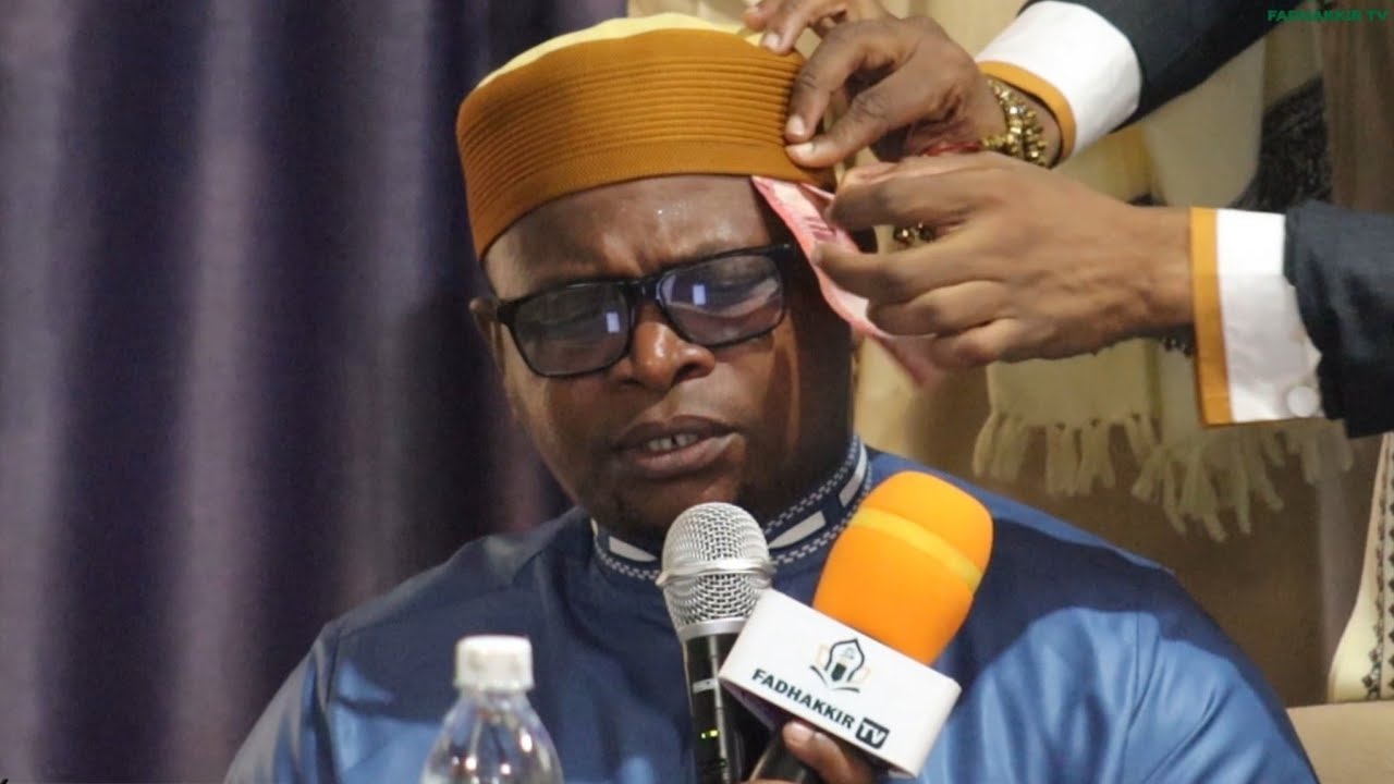 QARI ABDALLAH RAJAB-AKONGA NYOYO ZA WATU KWA USOMAJI WAKE WA QUR'AN (TAJWEED)