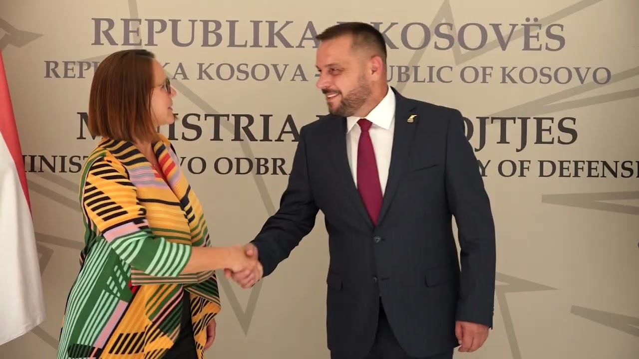 Ministri Maqedonci priti në takim ministren e Mbrojtjes së Luksemburgut, Yuriko Backes
