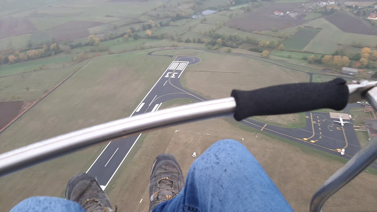Parachute ascenssionelle au Puy en Velay (aérodrome de Loudes)