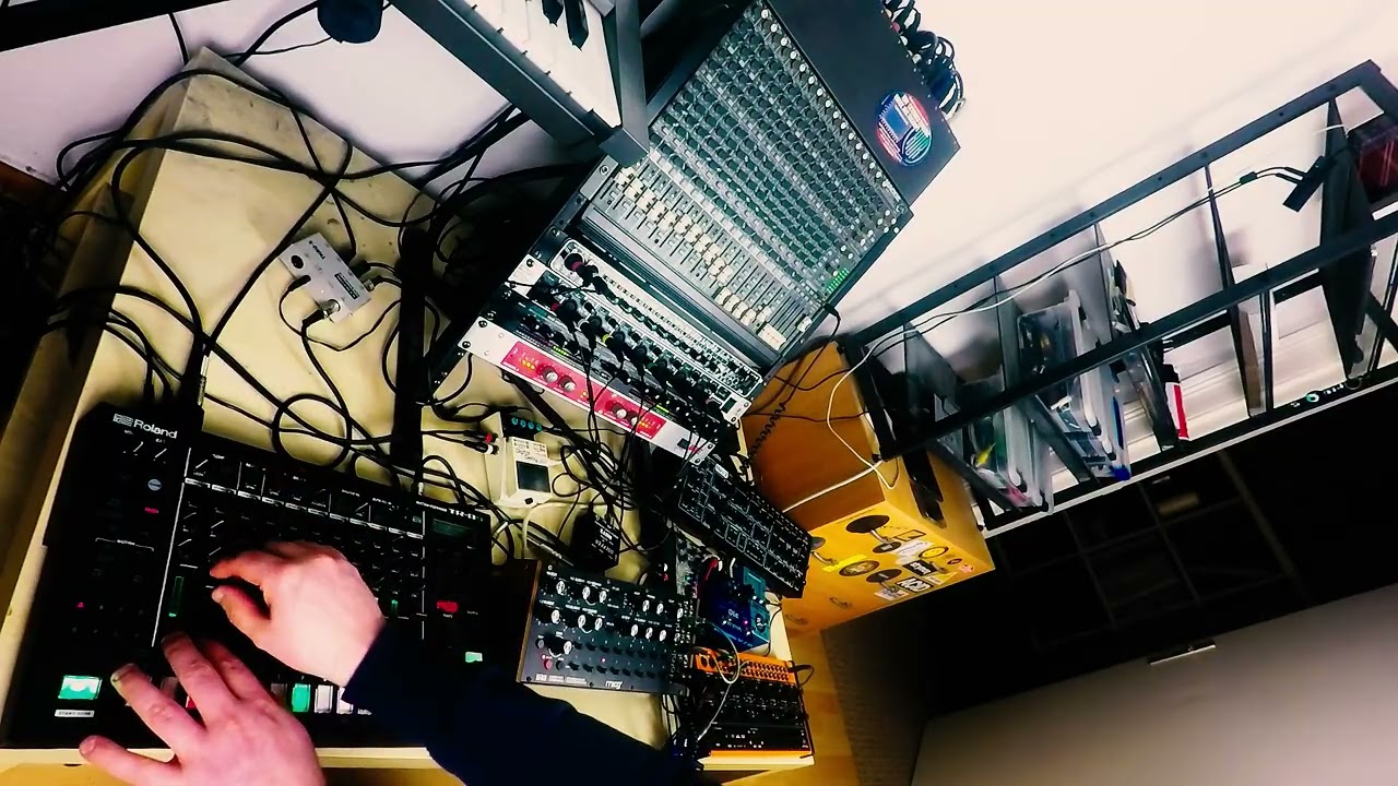Midweek Techno Madness 25022026 Roland TR8s Moog DFAM Behringer crave pro1 