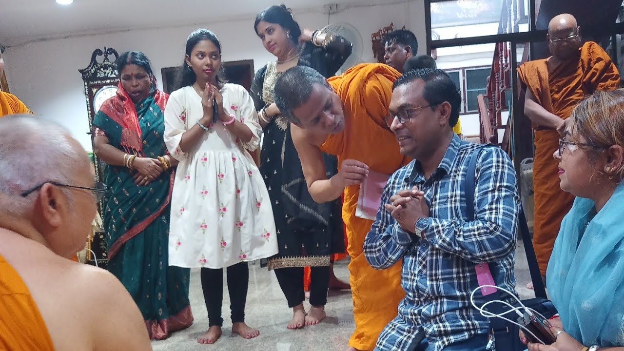 Evening chanting and meditation for world peace,  জগতের সকল প্রাণীর মঙ্গল কামনায় বিকালের বন্দনা ।