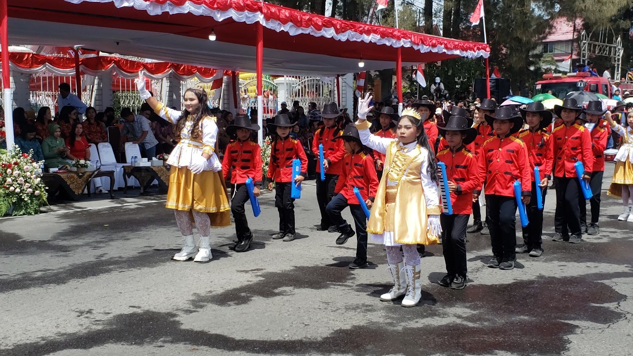 Penampilan Drumband & Marching Band SD Negeri 10 Kabanjahe di Parade HUT RI ke-80 Kabanjahe 2025