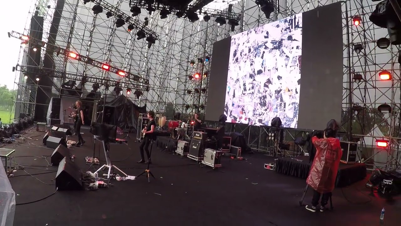 Warbly Jets - Fast Change - 05/01/18