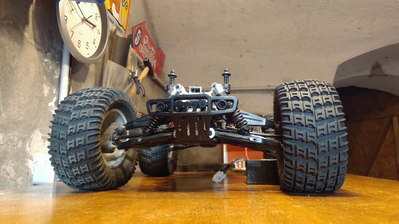 JX Servo BLS-HV7032MG Brushless on MT4-G3
