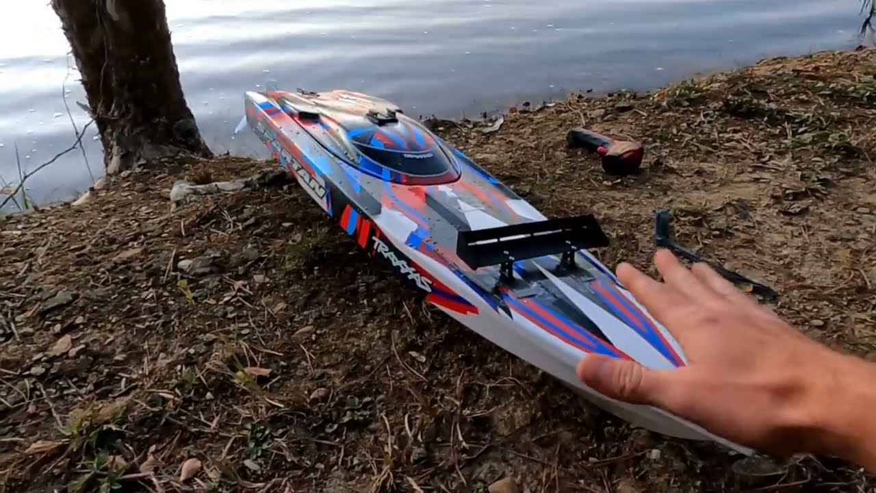 Testing a Wing on a Traxxas Spartan, Aerodynamics on a RC Boat
