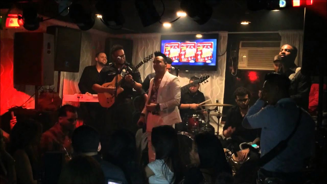 Melo Productions presenta  ELVIS MARTINEZ en vivo
