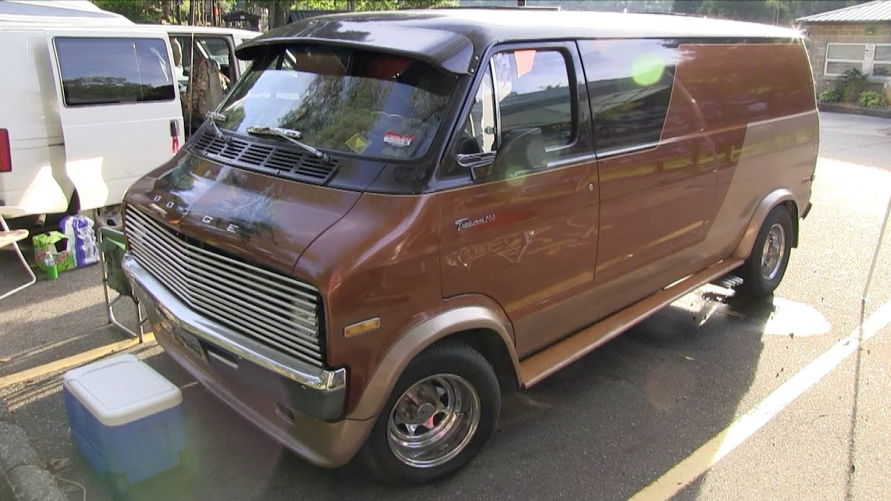 1974 Dodge B200 Tradesman Custom Van. 
