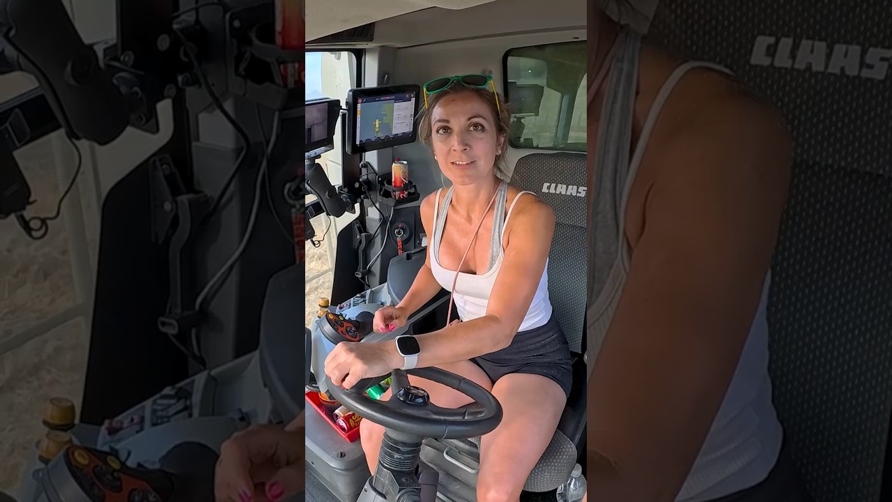 Farm Girl am Claas Lexion M&auml;hdrescher