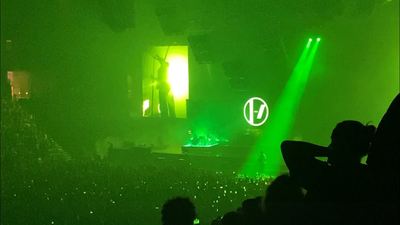 Shy Away/Heathens/Next Semester | Nashville, Bridgestone Arena - Twenty One Pilots Clancy Tour