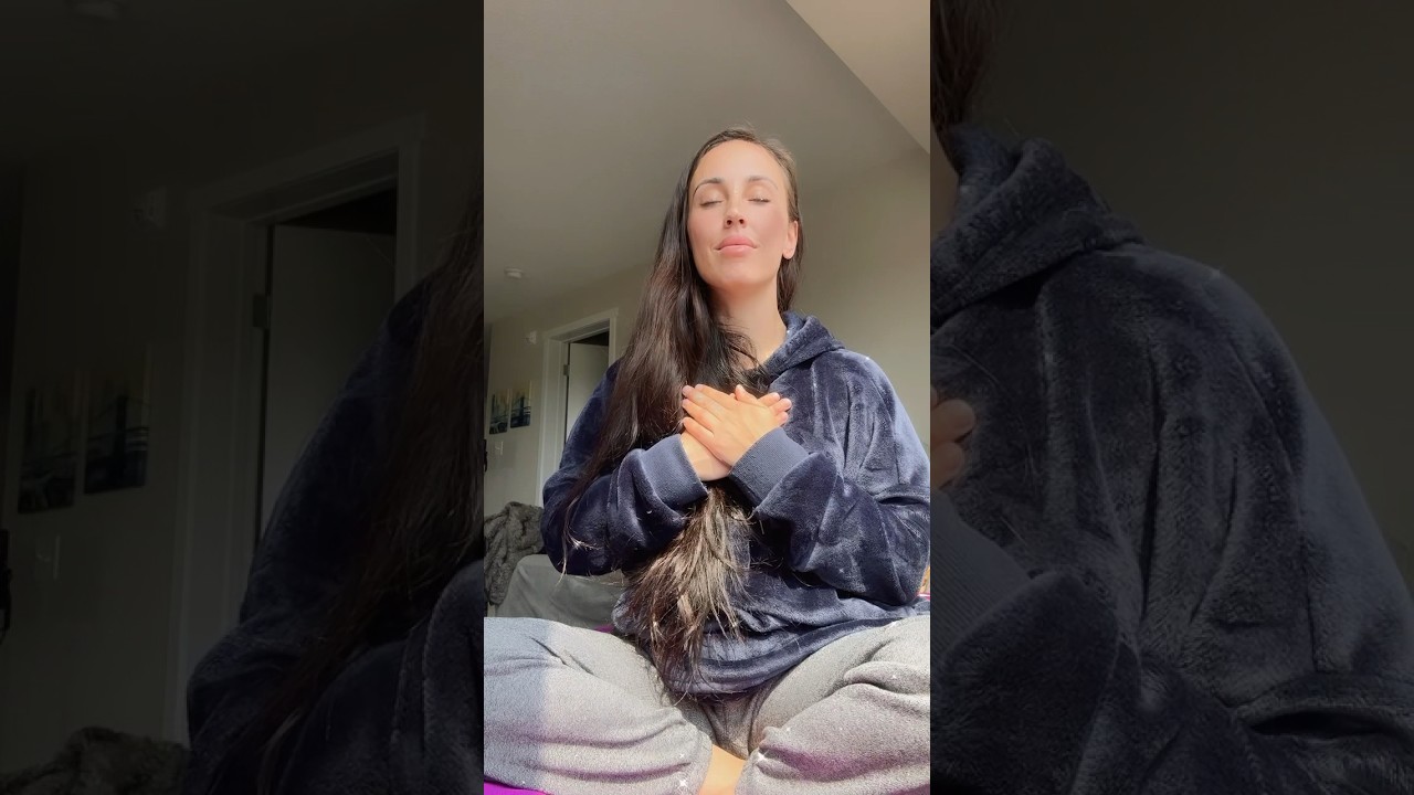Do this exercises with me !!! ❤️&zwj;🩹 We all have healing energy!!❤️&zwj;🩹 #healing #palms #healinghands