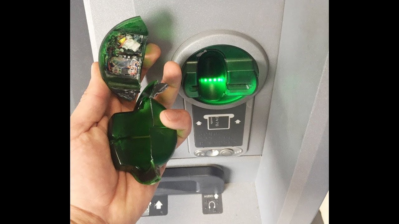 Skimming - cách đánh cắp thông tin thẻ ATM bằng đầu đọc giả mạo, bạn cần cẩn thận!