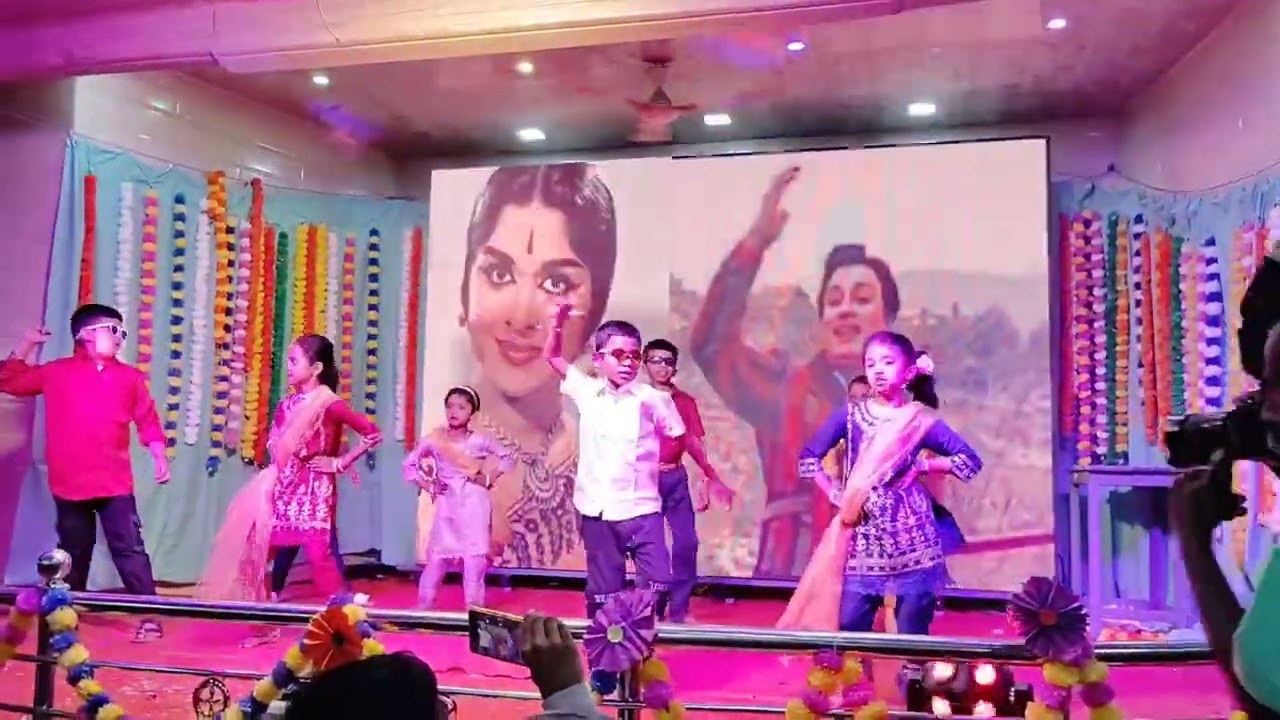Mgr song#Anbe vaa move#old is gold#varunika sri Bodi#STNP School 
