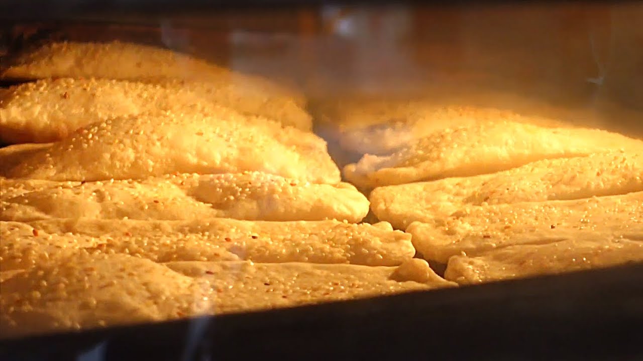 Sesame Flat Bread Making ( Taiwanese Traditional Shaobing ) / 燒餅 - Taiwanese Street Food