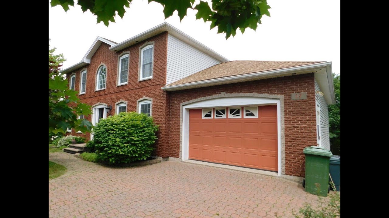 17 Walnut Hall, Dartmouth, Nova Scotia narrated video tour  (SOLD)