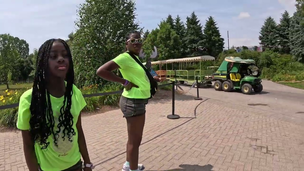 Safari Niagara In Canada 🇨🇦