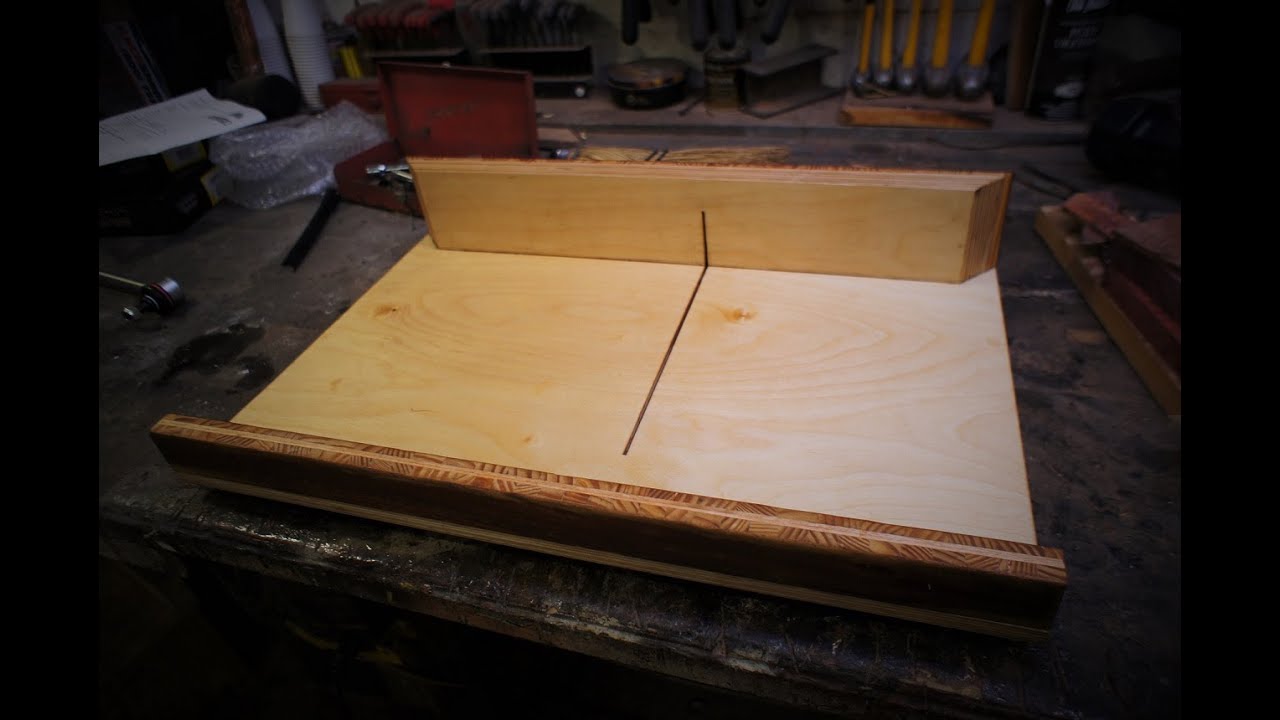 Crosscut sled for Harbor Freight (or any) table saw out of baltic birch plywood and flooring offcuts