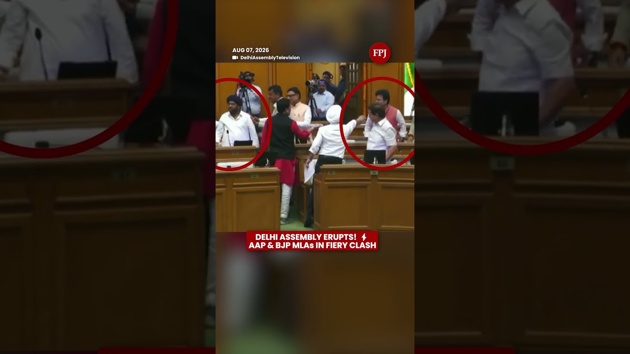 Кулдип Кумар из ААР и Рави Неги из BJP устроили жаркую перепалку в Законодательном собрании Дели