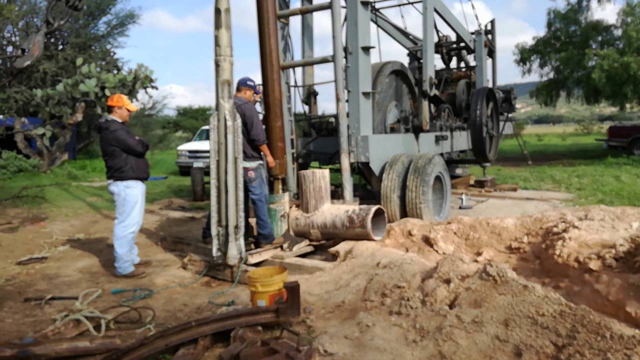 Máquina para perforar pozo de agua