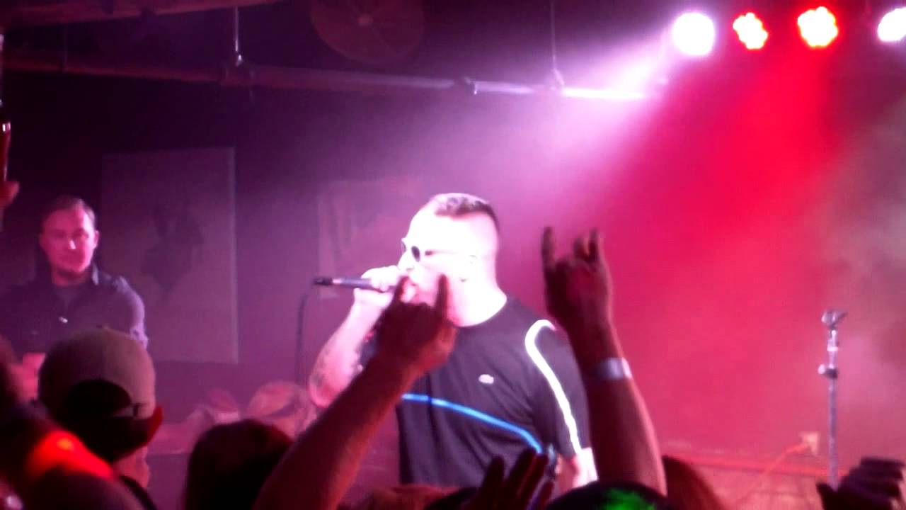 Bubba Sparxxx - Ugly (Live) @Saddle Bags