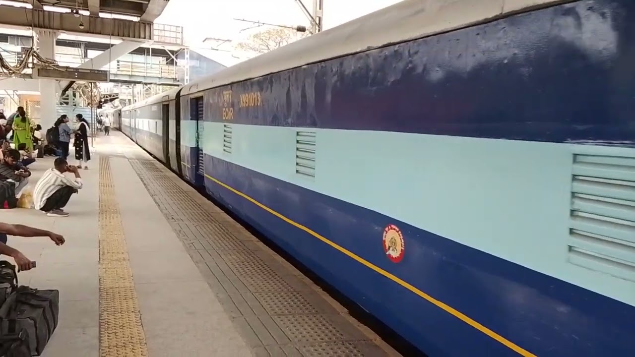 Twin wag 5 locomotives with 26 icf coaches hcpv rake at slowly skip vasai road.date-(2-2-2026)