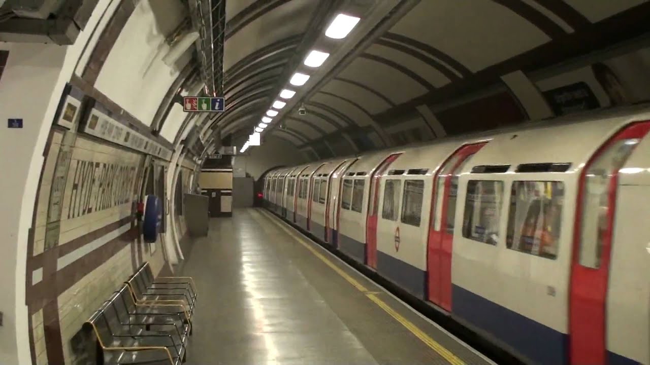 London Underground - Hyde Park Corner Station