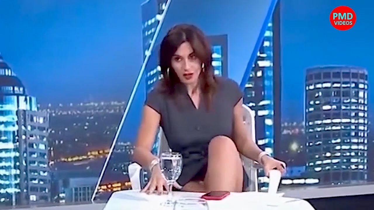 marcela pagano vestido gris con descuido