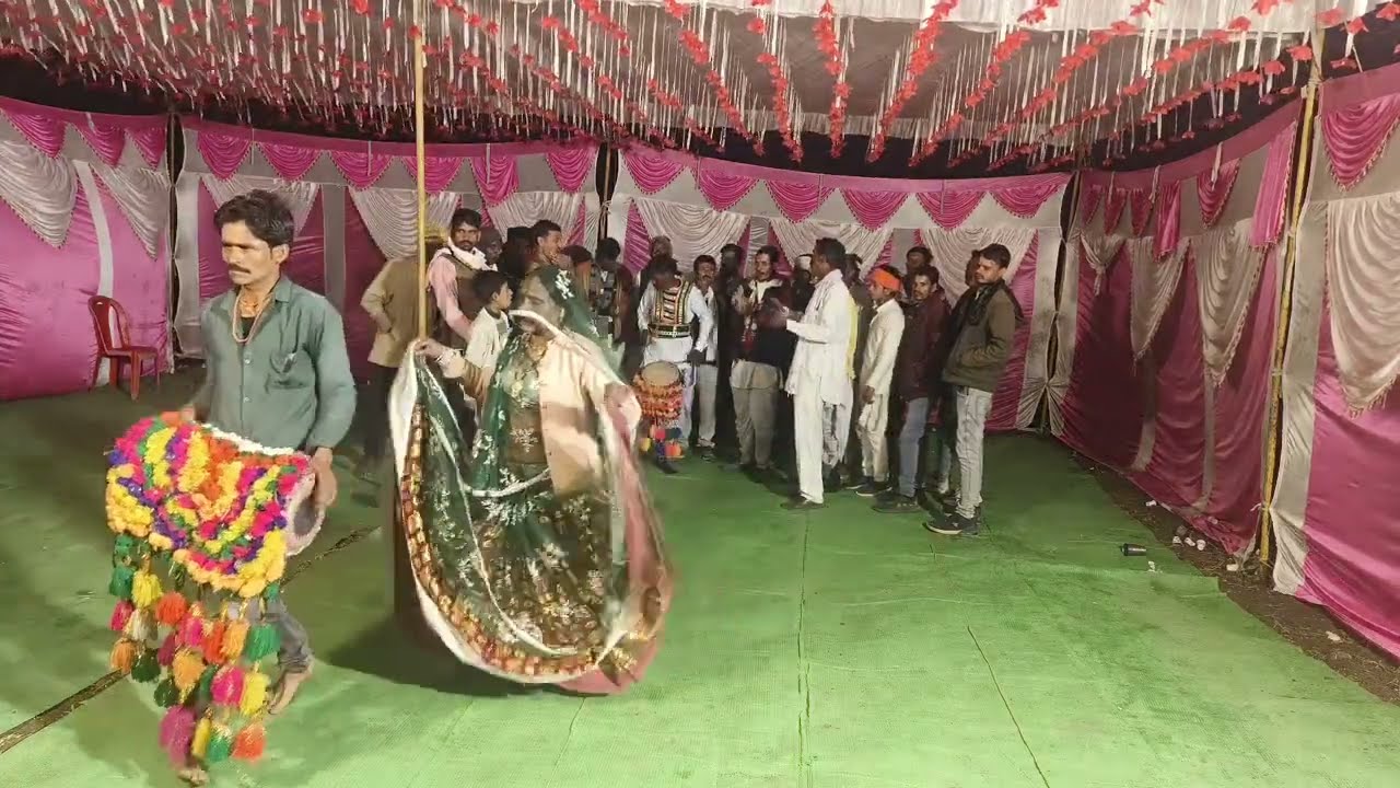 🎤 करें लाखों में चोट | बुंदेली देसी फाग | सौवत – नीलेश ठाकुर