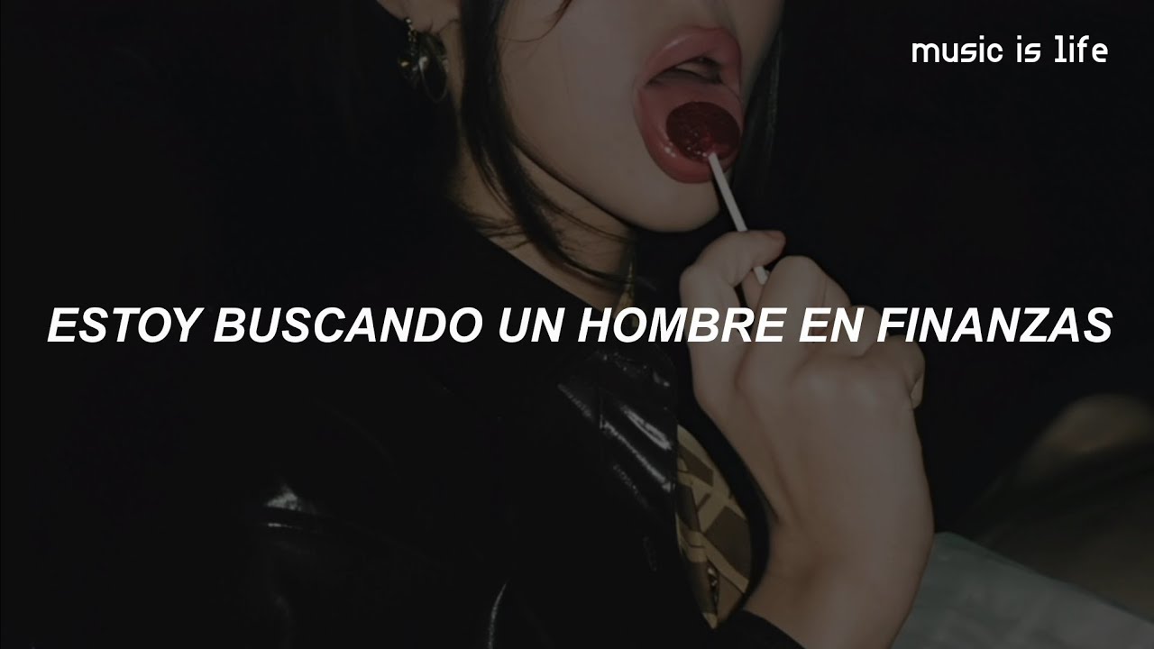 i'm looking for a man in finance tiktok | Girl On Couch - Man In Finance (Espa&ntilde;ol)