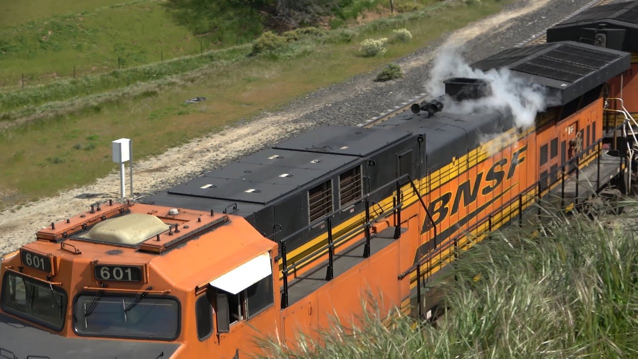 Tehachapi Day 3 - Overheating Engine - 4/1/23 - 4k - Four meets!  Auto, Manifests, Grain, Intermodal