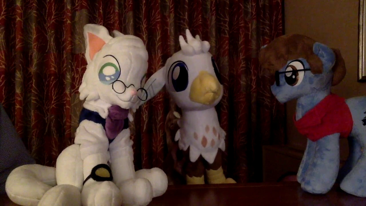 Plushie Shenanigans EFNW 2017 - With Silver Quill and Thespio