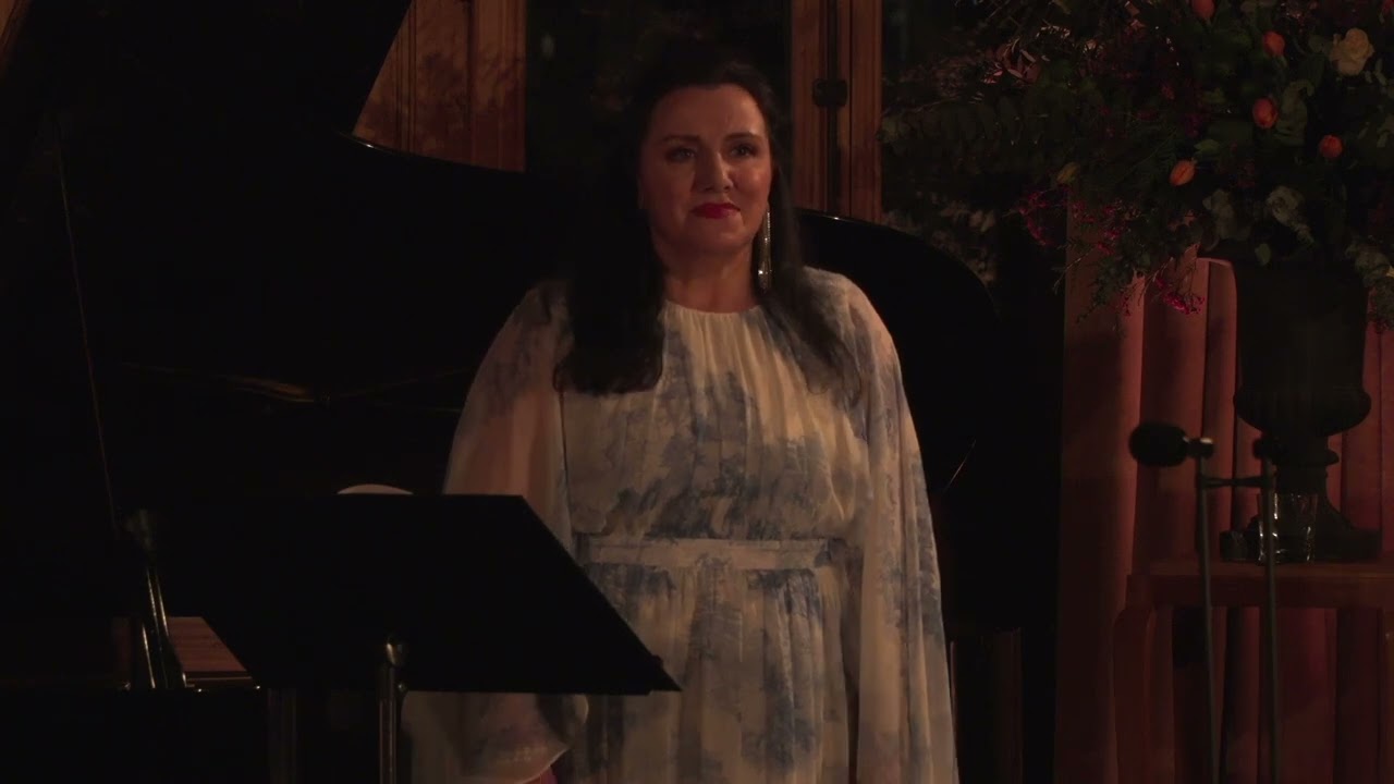 'A ma belle m&egrave;re' - Anna Bonitatibus & Simon Lepper (2022)