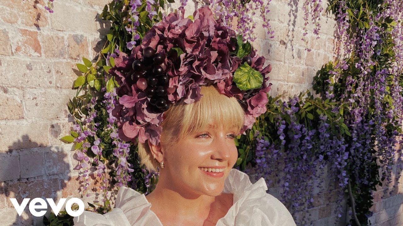 Anja Kotar - Midnight in Paris