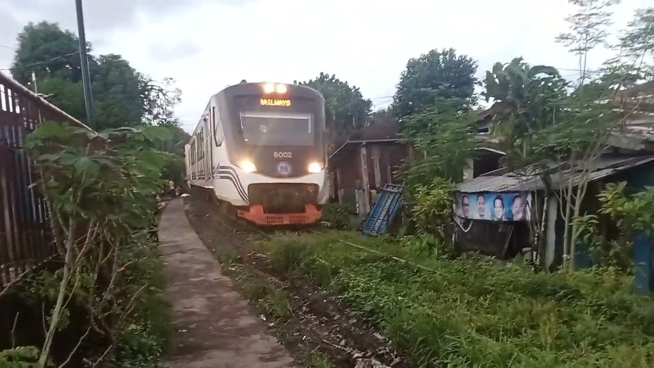 RIDING PHILIPPINE'S RISKY RAILROAD TRANSPORTATION.