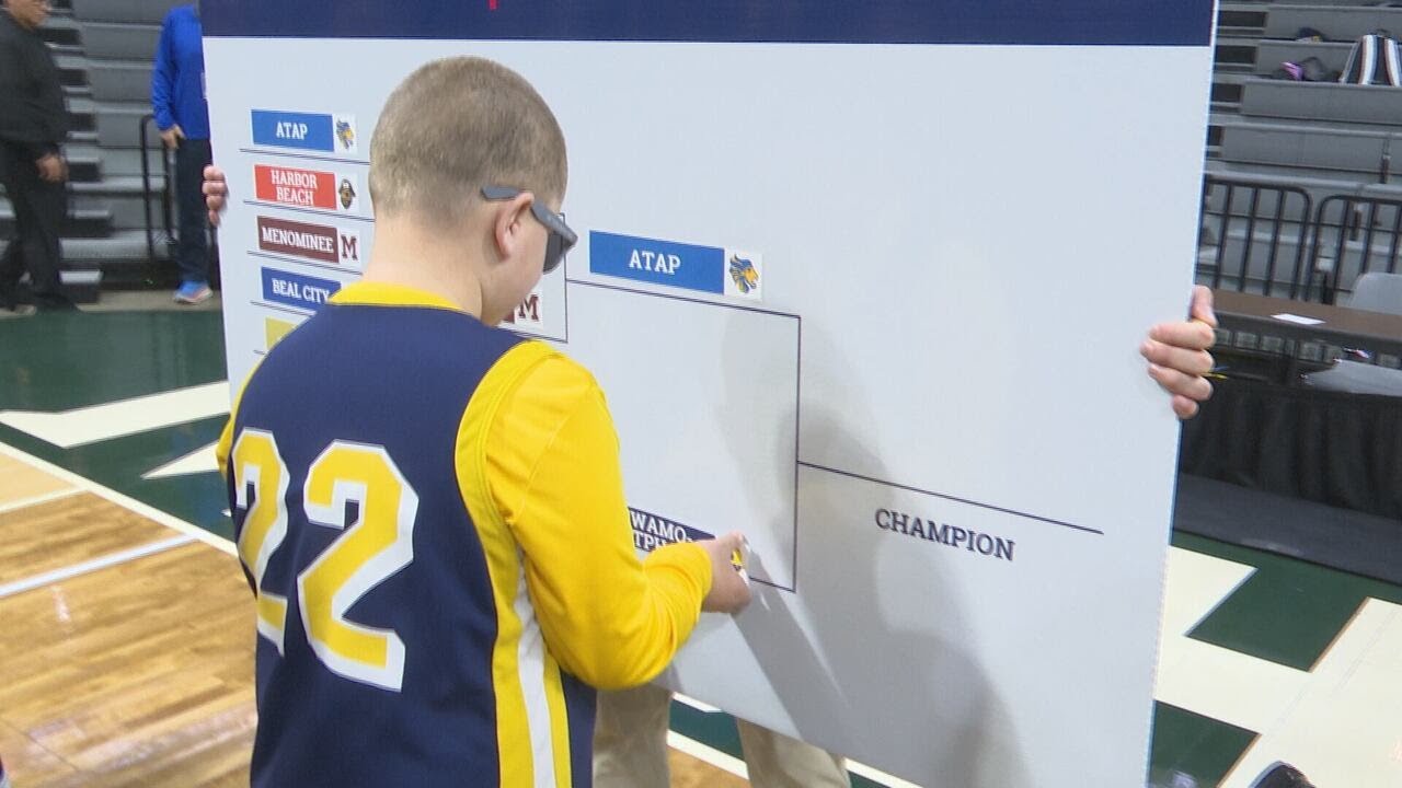 Highlights: Pewamo-Westphalia boys basketball advances to STATE FINALS