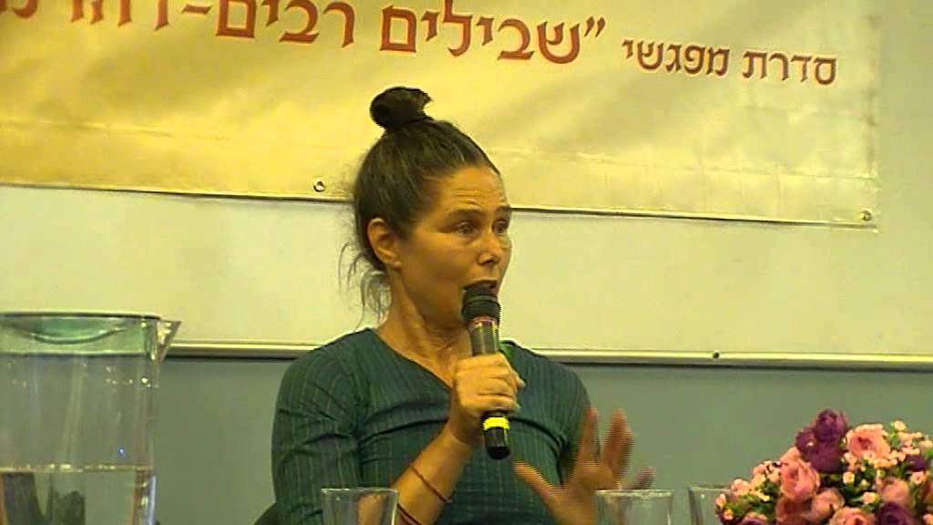 מה אנו עושים על הכרית? ענת צחור