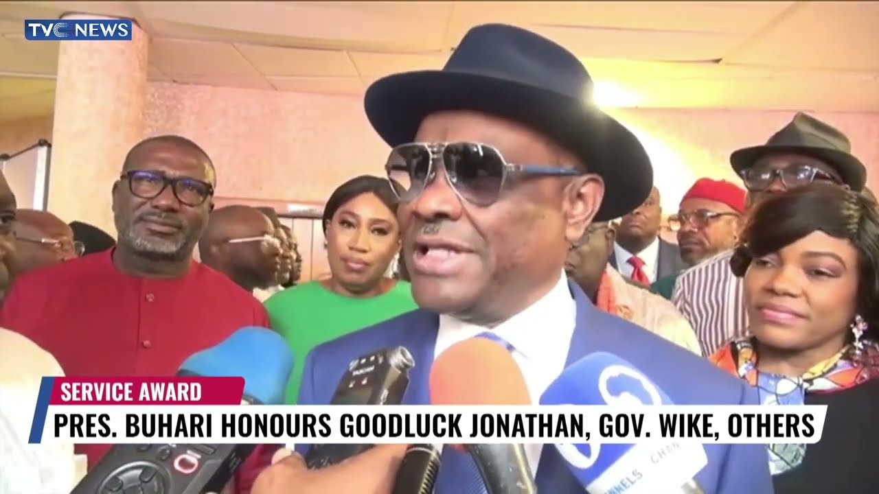 (VIDEO) Buhari Honours Wike, Jonathan, Others With Service Awards