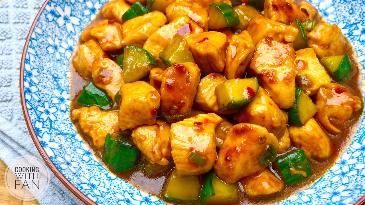 酱香鸡丁【超简单的下饭菜】Chicken with Sweet Bean Sauce Recipe [Eng Sub]