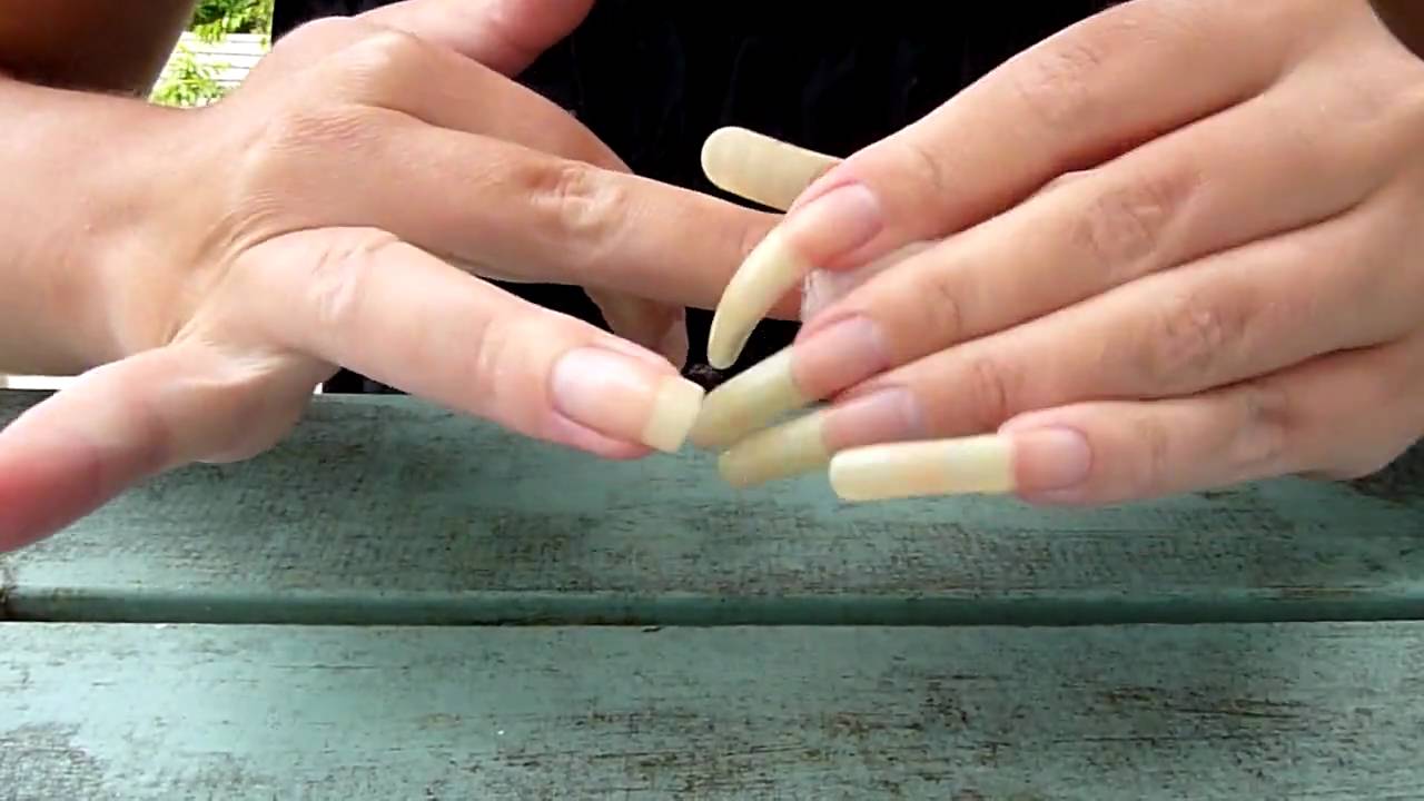 Sitting On My Decking Taking My Nail Polish Off & Having A Chat About Nails!