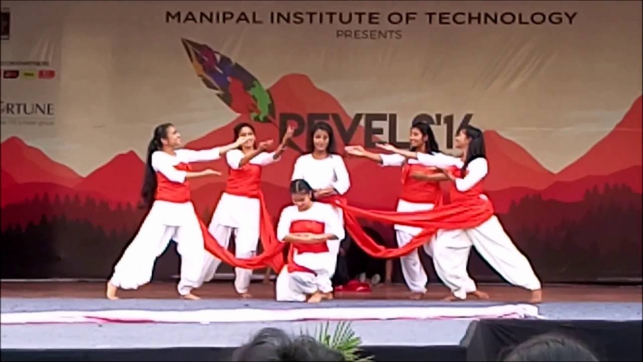VIT danceclub performance - MIRAGE team thematic dance at MIT revels'16