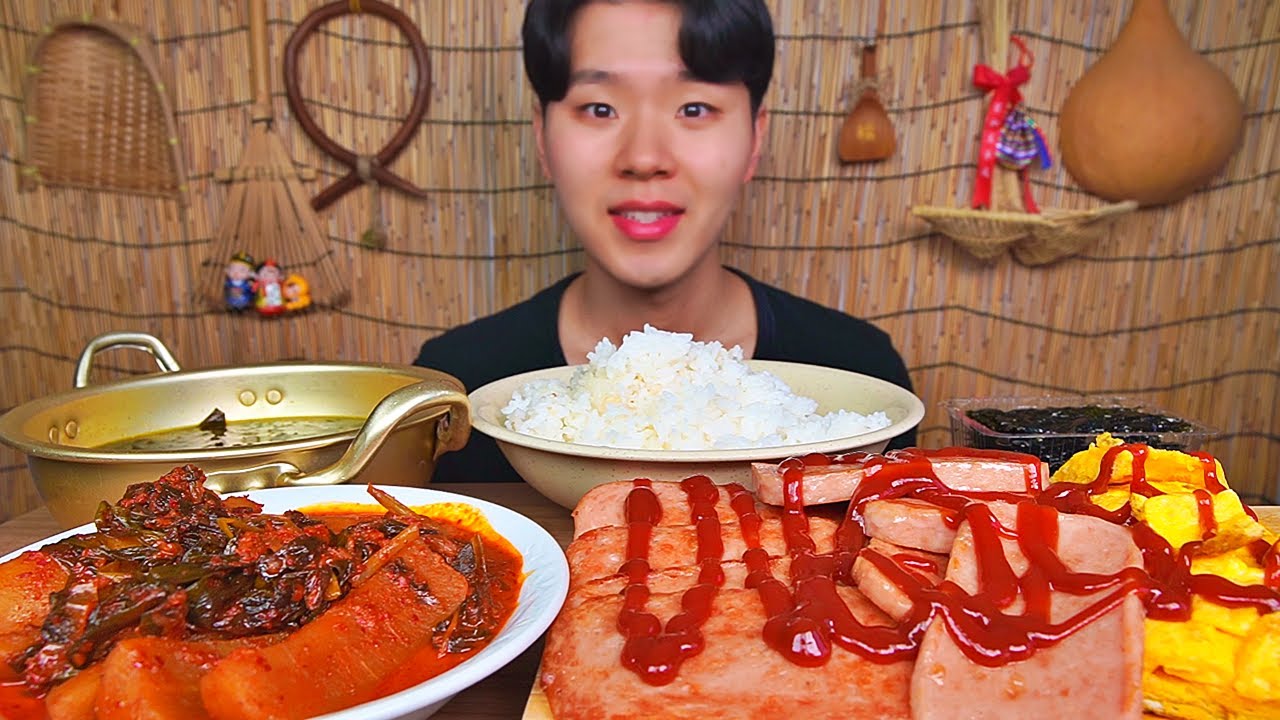 들기름파김치총각무지짐이 스팸 계란말이 미역국. 아따마 밥도둑 여기 다있네. BRAISED KIMCHI ROLLED OMELET KOREAN FOOD ASMR MUKBANG.
