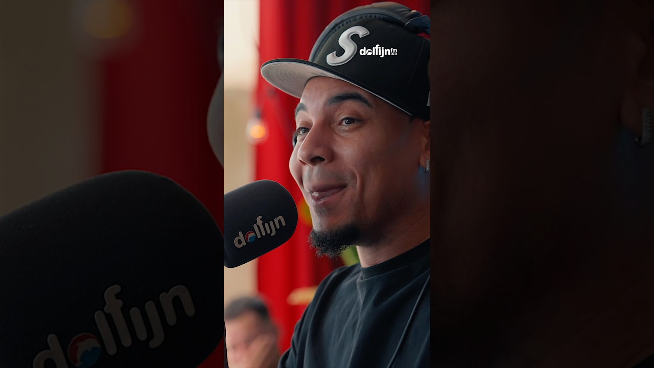 ‘DOE JE BROEK MAAR UIT!’ 😂 Freddy Moreira over z’n rugklachten bij Dolfijn FM 