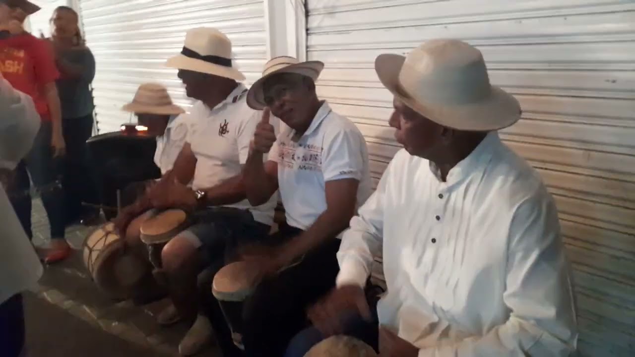 Quien le dice a ese moreno que el domingo lo quiero ver