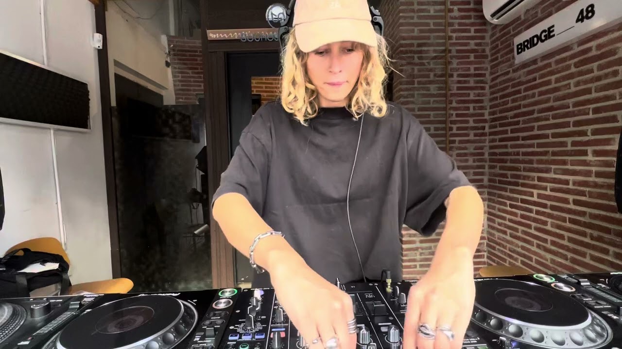 Practicing DJing is way less fun than you think it is 
