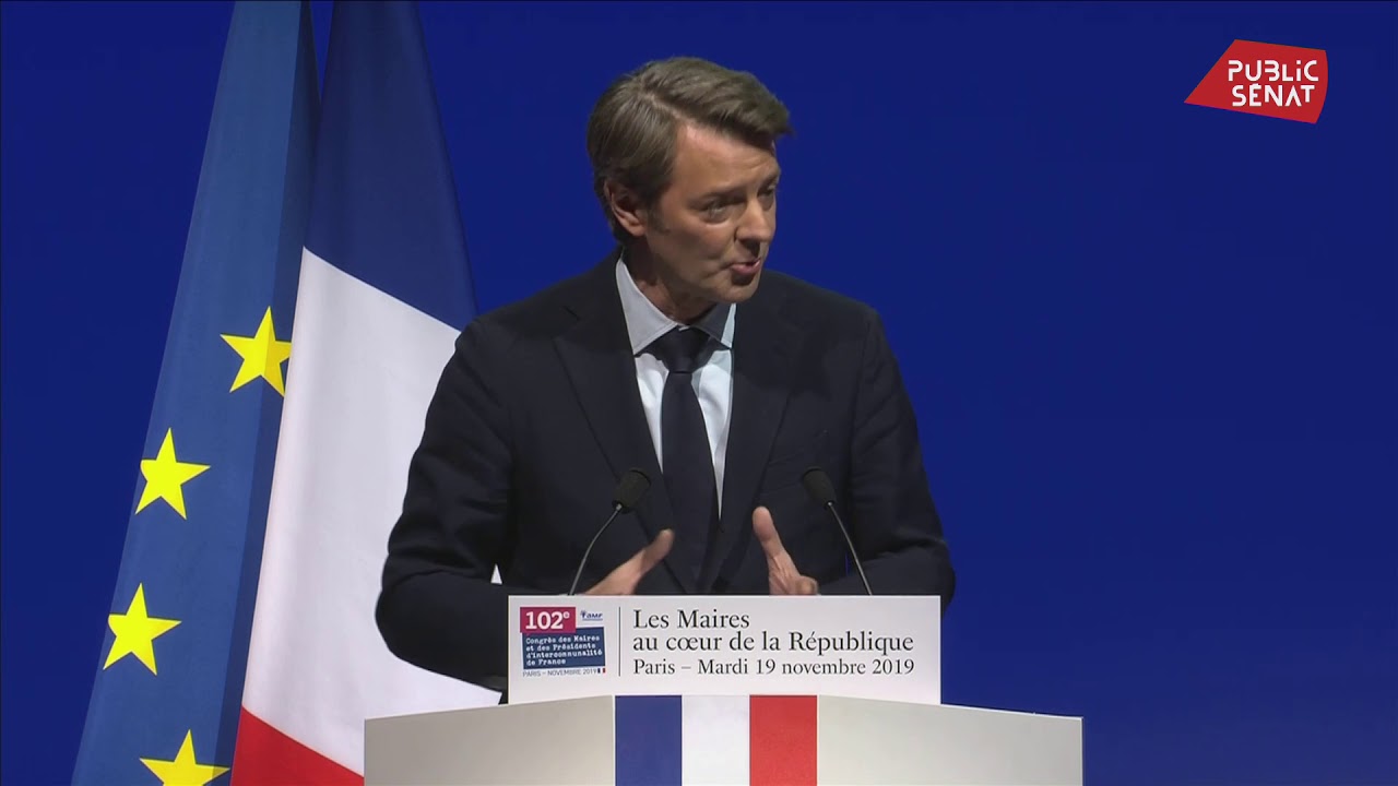 Baroin, devant Macron : « Vous avez décidé de supprimer un impôt qui ne vous appartient pas »