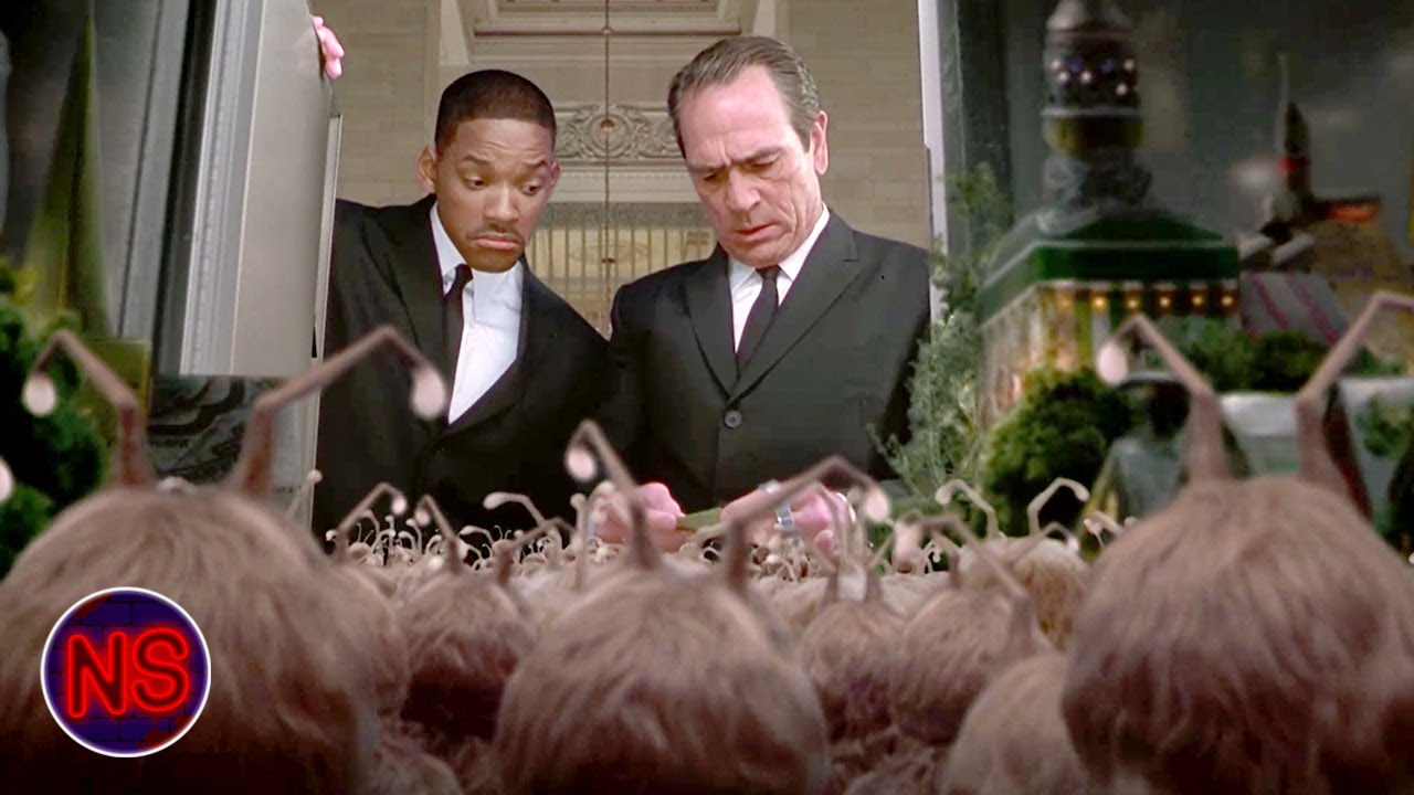 The Tiny Town Folk of Locker C18 | Men in Black II | Now Scaring
