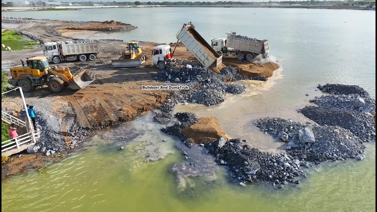 Land Slide!Bulldozer SHANTUI Push Stone And DumpTruck 10 Wheel Unloading Stone Filling Lake