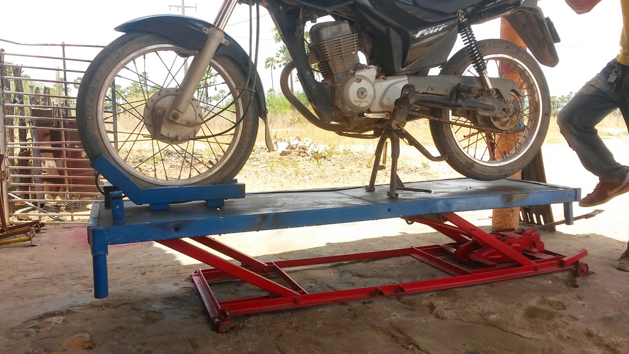 Olha aí amigos uma rampa de levantar motos
