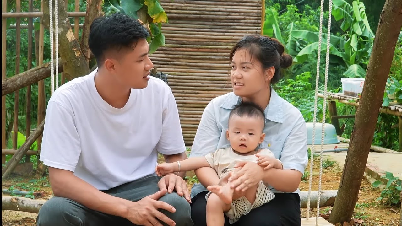 Overwhelmed by work pressure, CEO Alex chose a peaceful life with Tu Na and baby Henry.