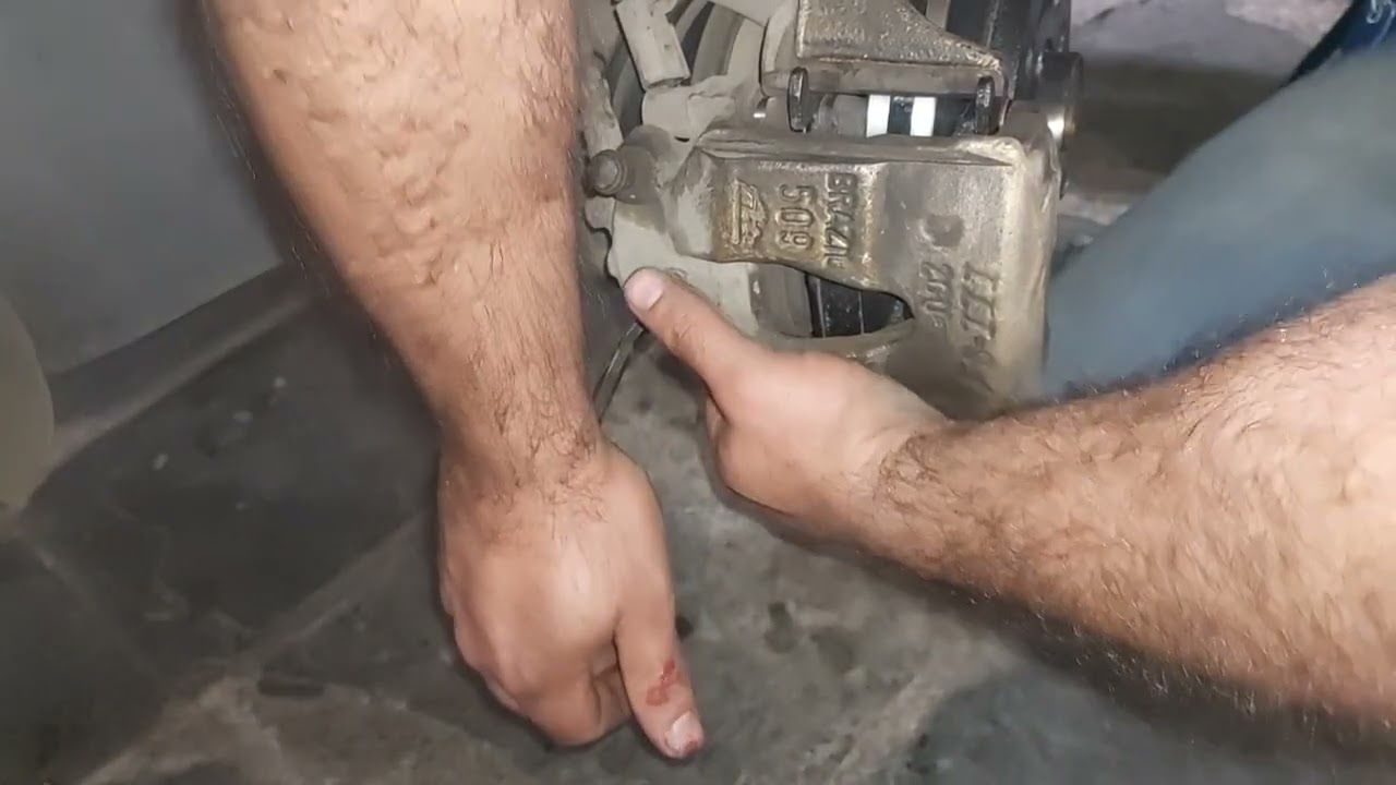 Pastilhas de freio Golf 1.6! Manutenção e capricho nos freios pra não precisar de reza braba! 