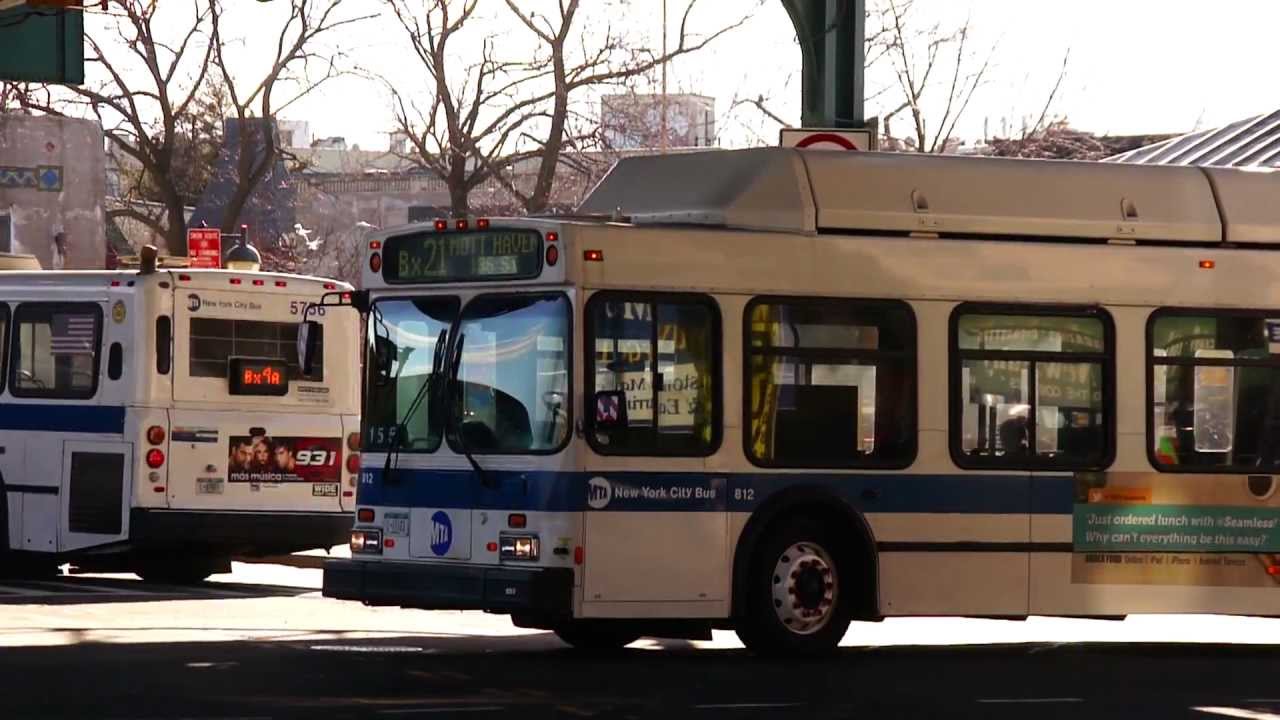 1999 New Flyer C40LF CNG 812 On The Bx21 @ East Tremont Avenue & Westchester Avenue